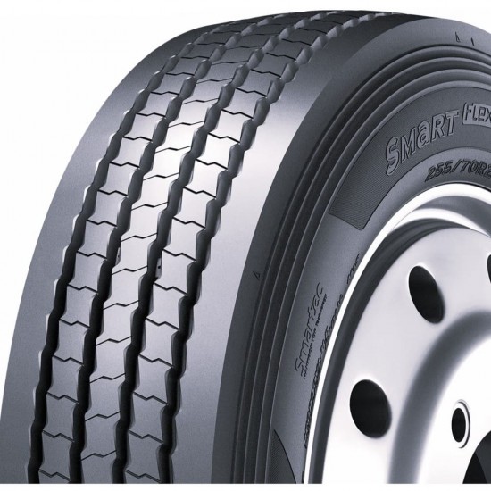 Шина Hankook Smart Flex TH31 TL 235/75R17.5 143/141 K грузовая